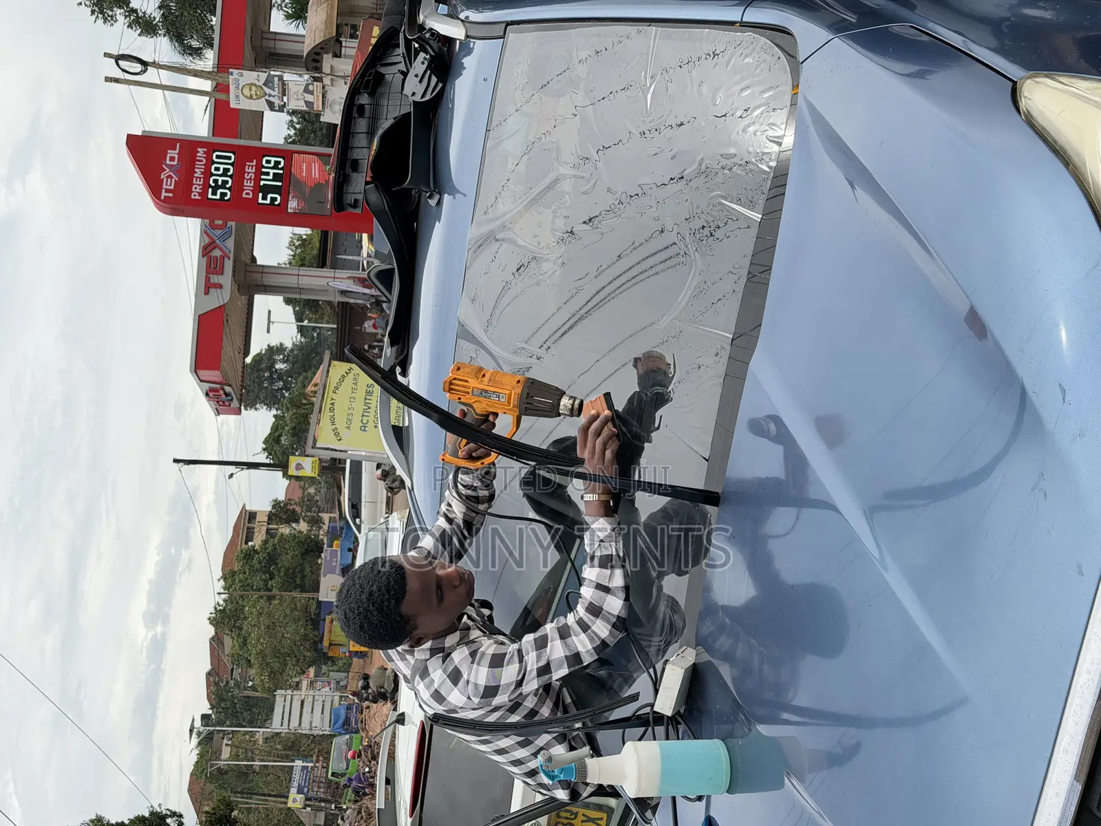 Tonny Tints and Stickers