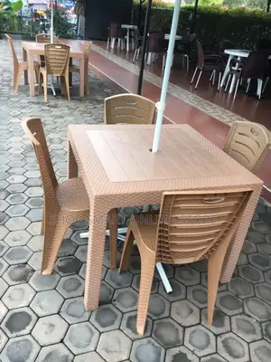 Dining Plastic Table and Chairs for Bars, Restaurant, Gardens, Hotels