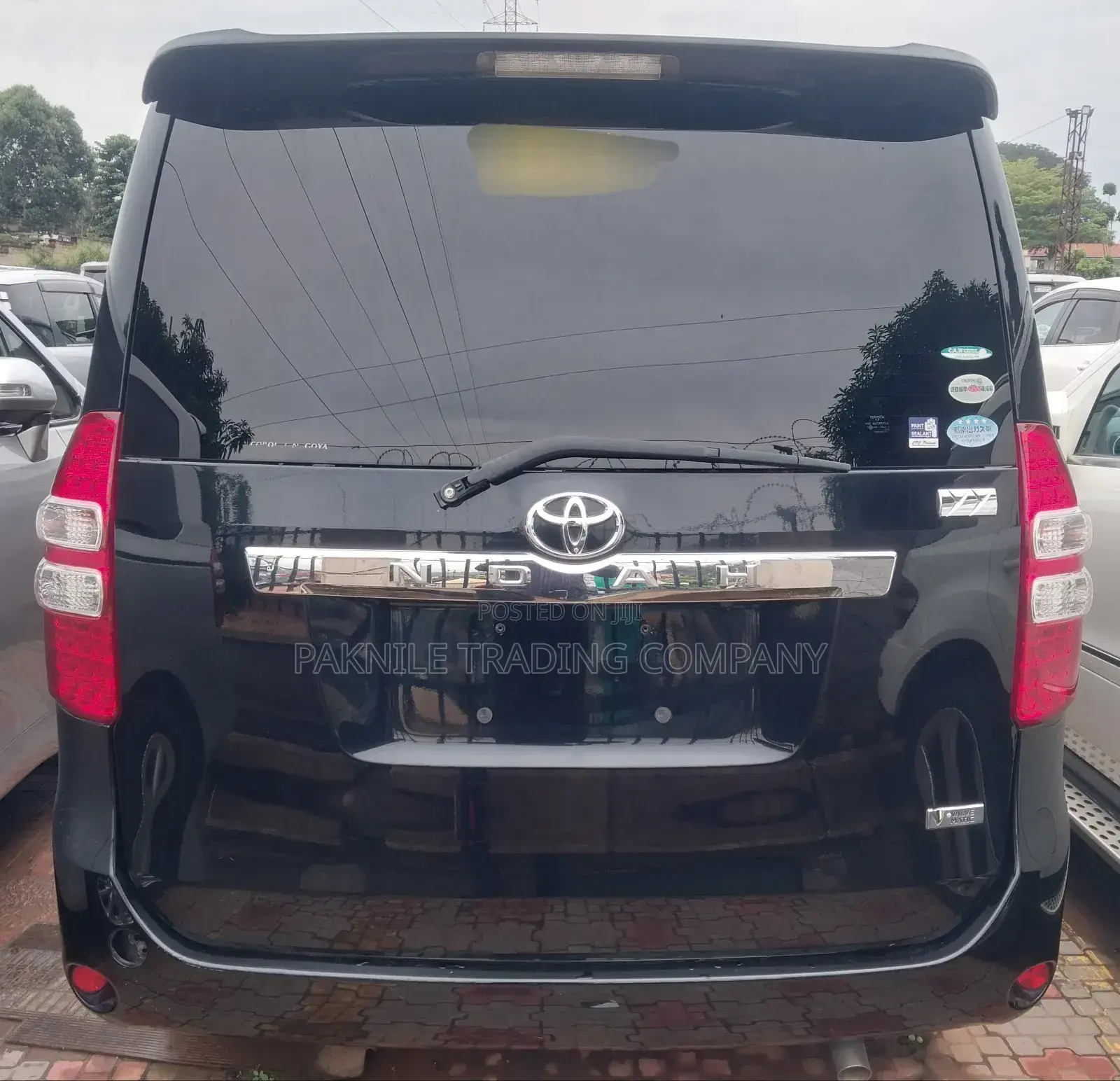 Toyota Noah 2012 Black