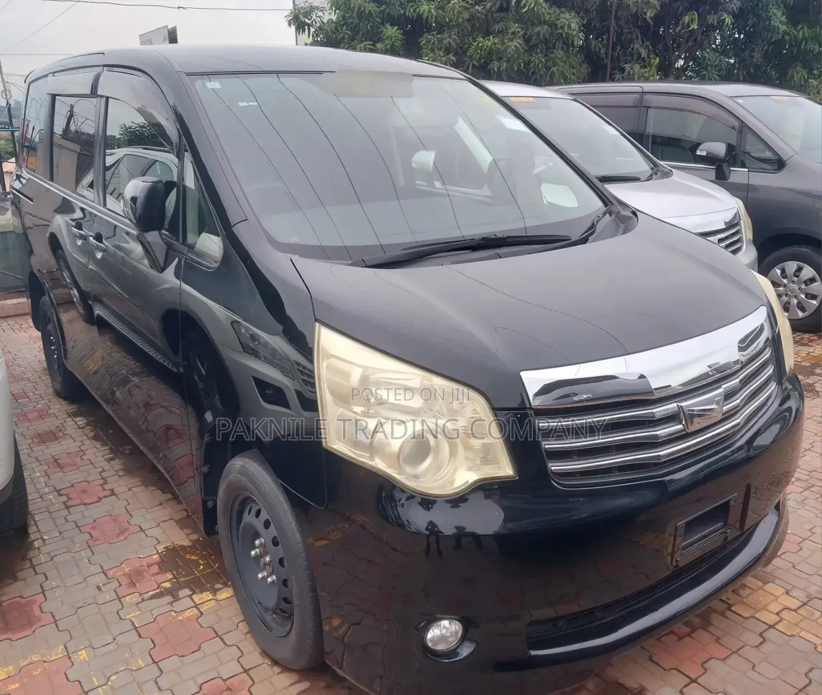 Toyota Noah 2012 Black
