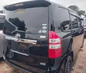 Toyota Noah 2012 Black