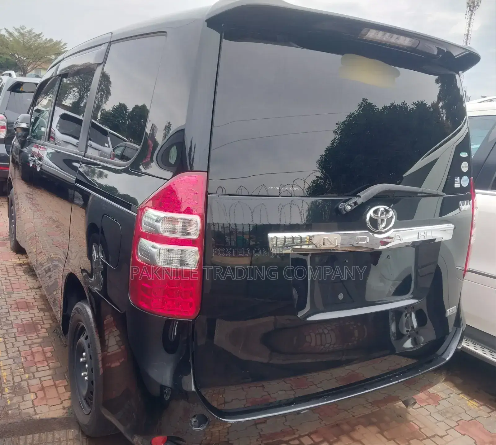 Toyota Noah 2012 Black