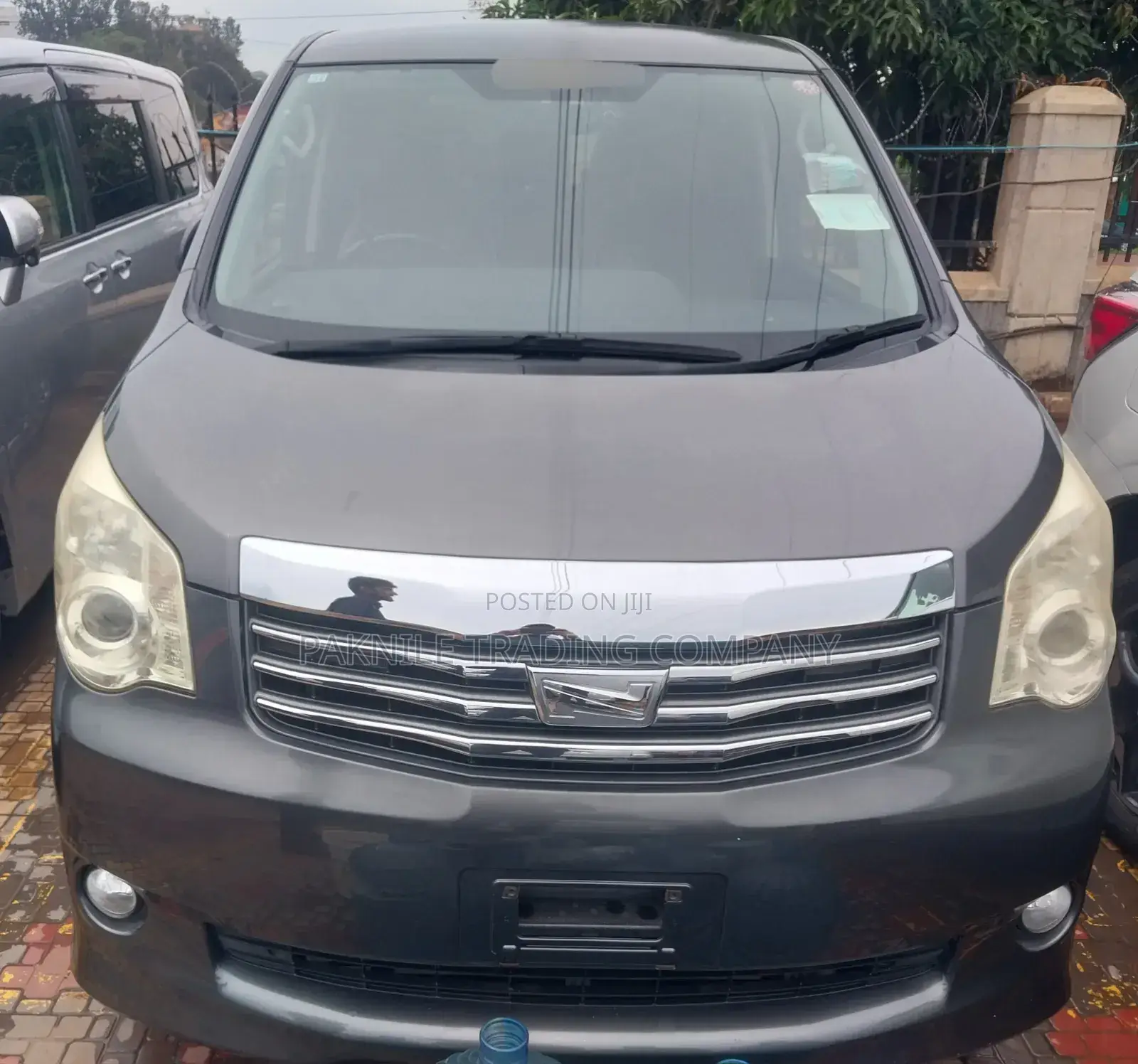 Toyota Noah 2012 Gray