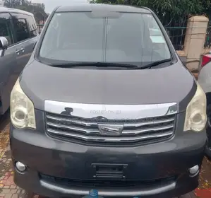 Toyota Noah 2012 Gray