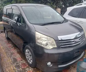 Toyota Noah 2012 Gray
