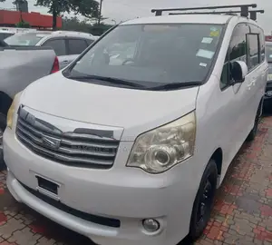 Toyota Noah 2012 White