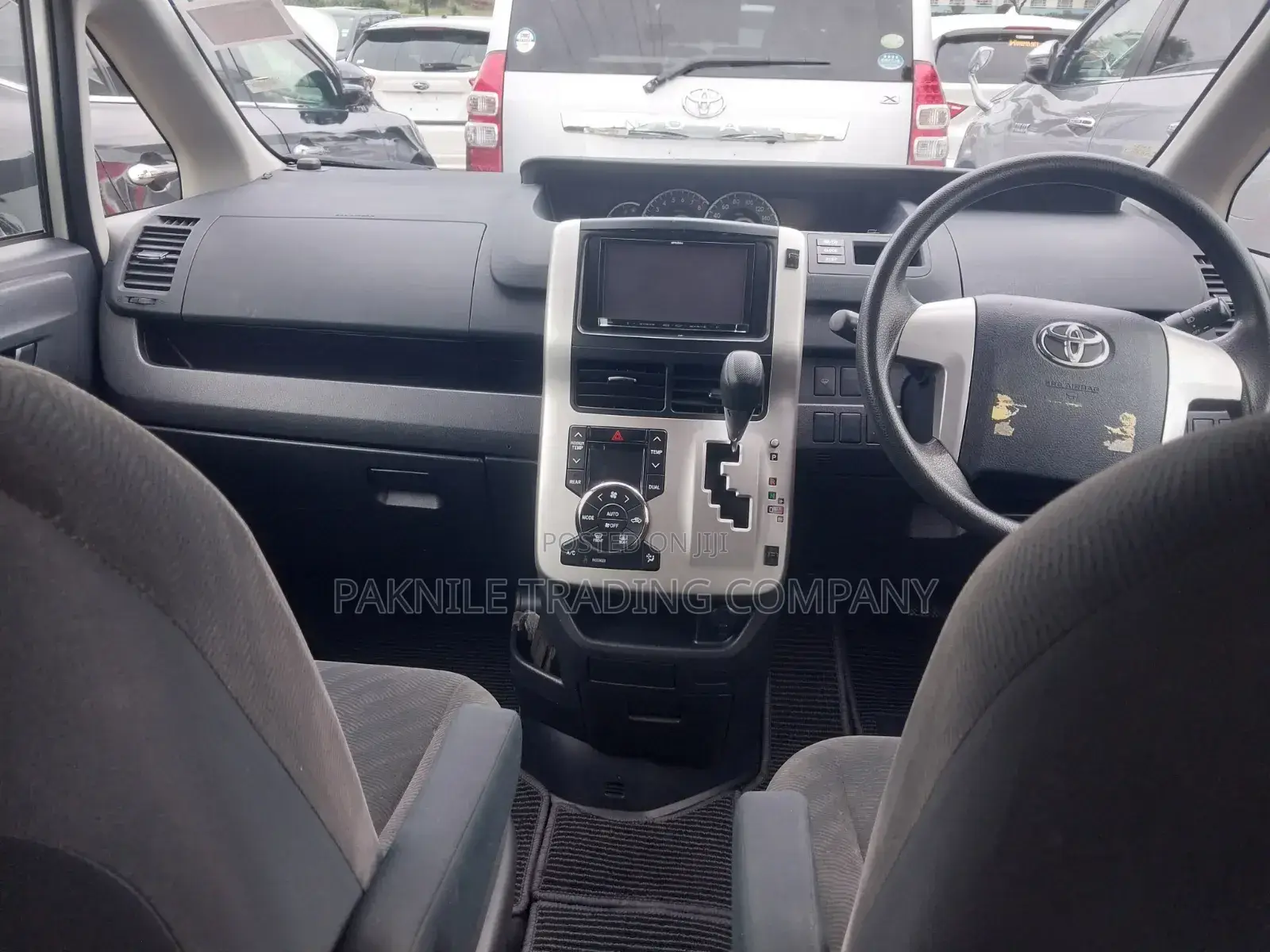 Toyota Noah 2012 White