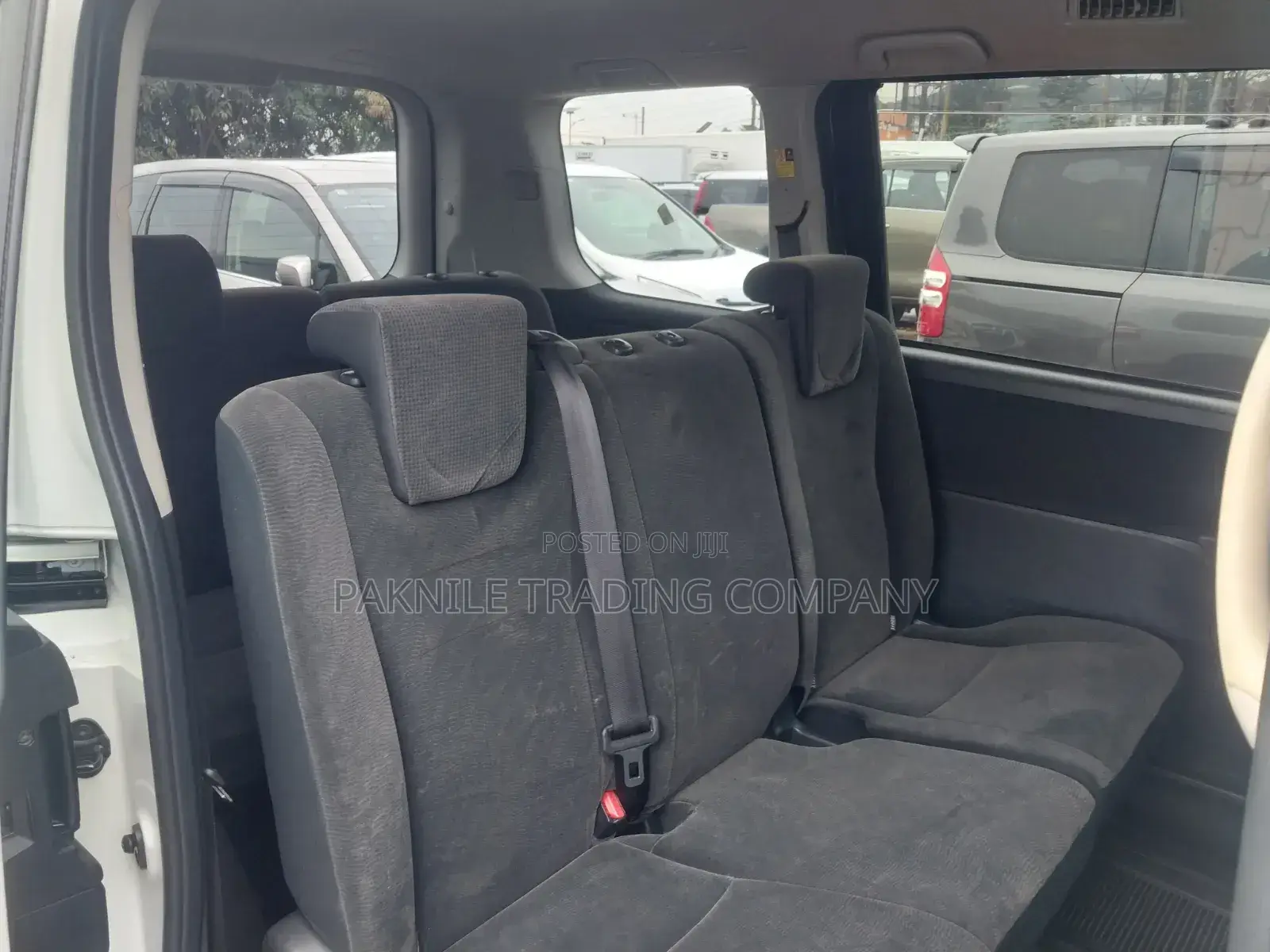 Toyota Noah 2012 White