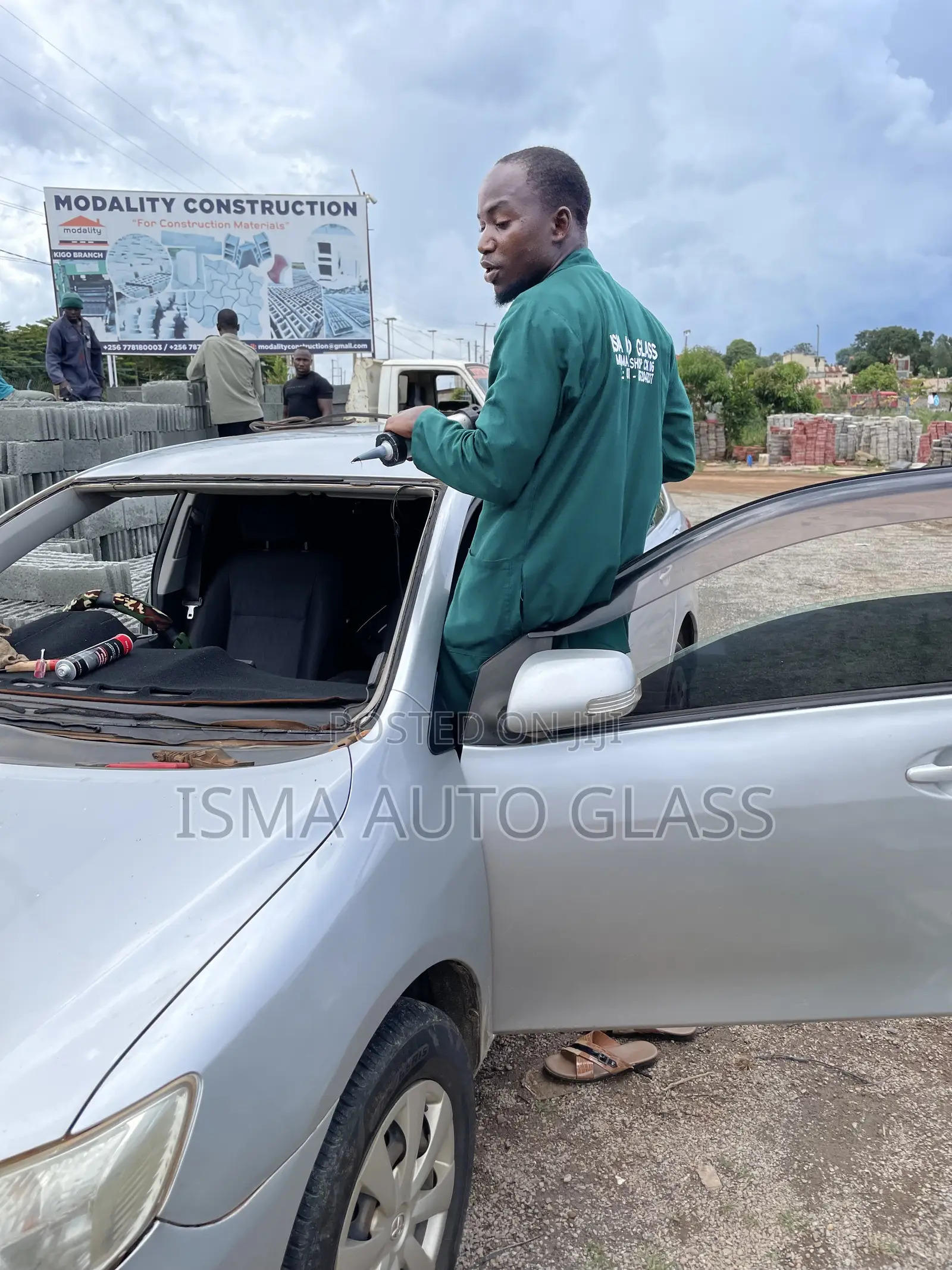 Professional Windscreen Fixing