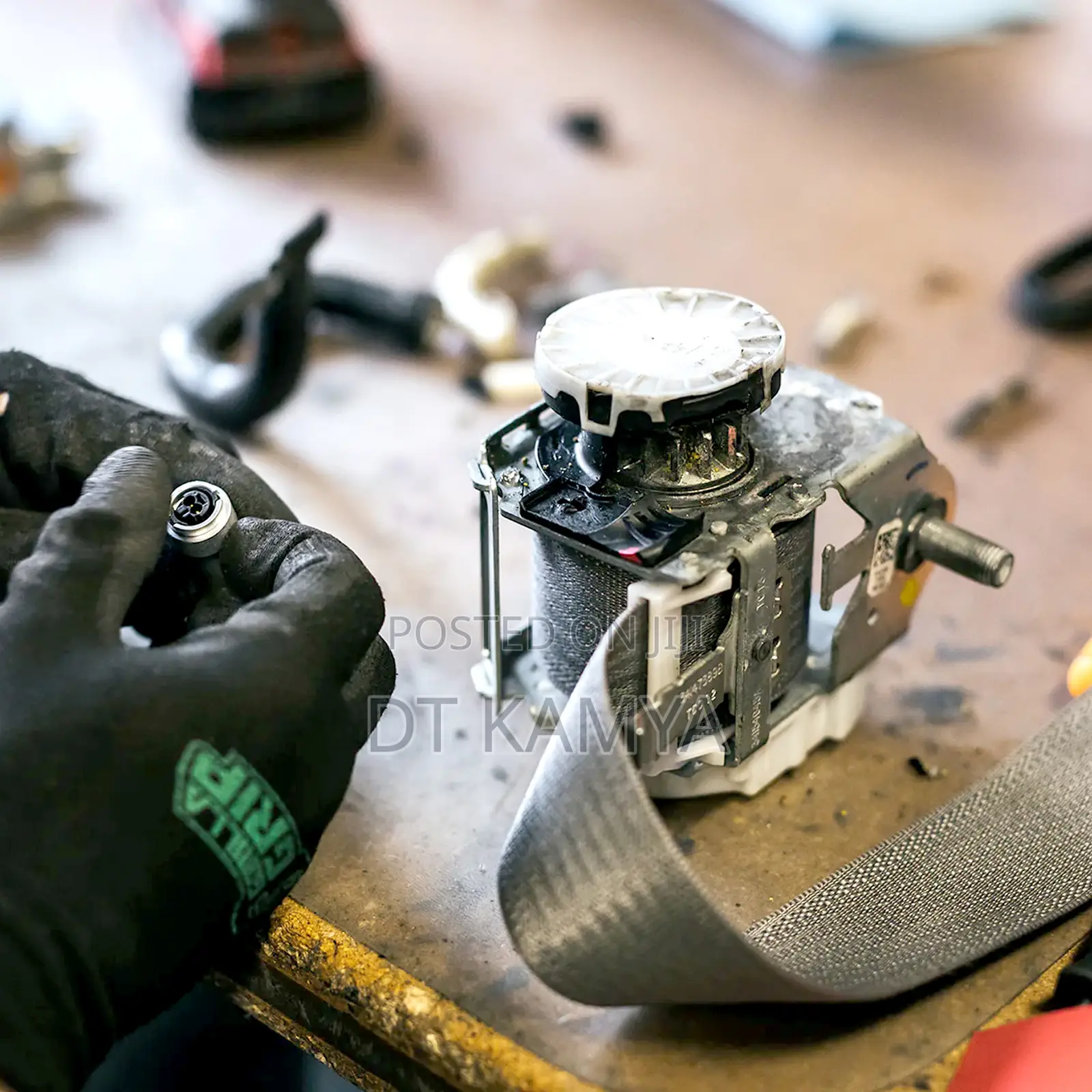 Car Seat Belt Repairs / Remove Locks / Retractor Coil Replacement