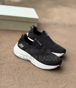 Black Unisex Sketcher Trainers
