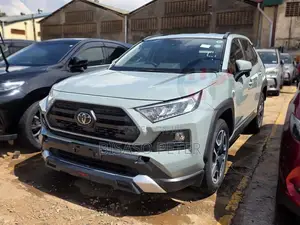 Toyota RAV4 Adventure AWD 2020 Green