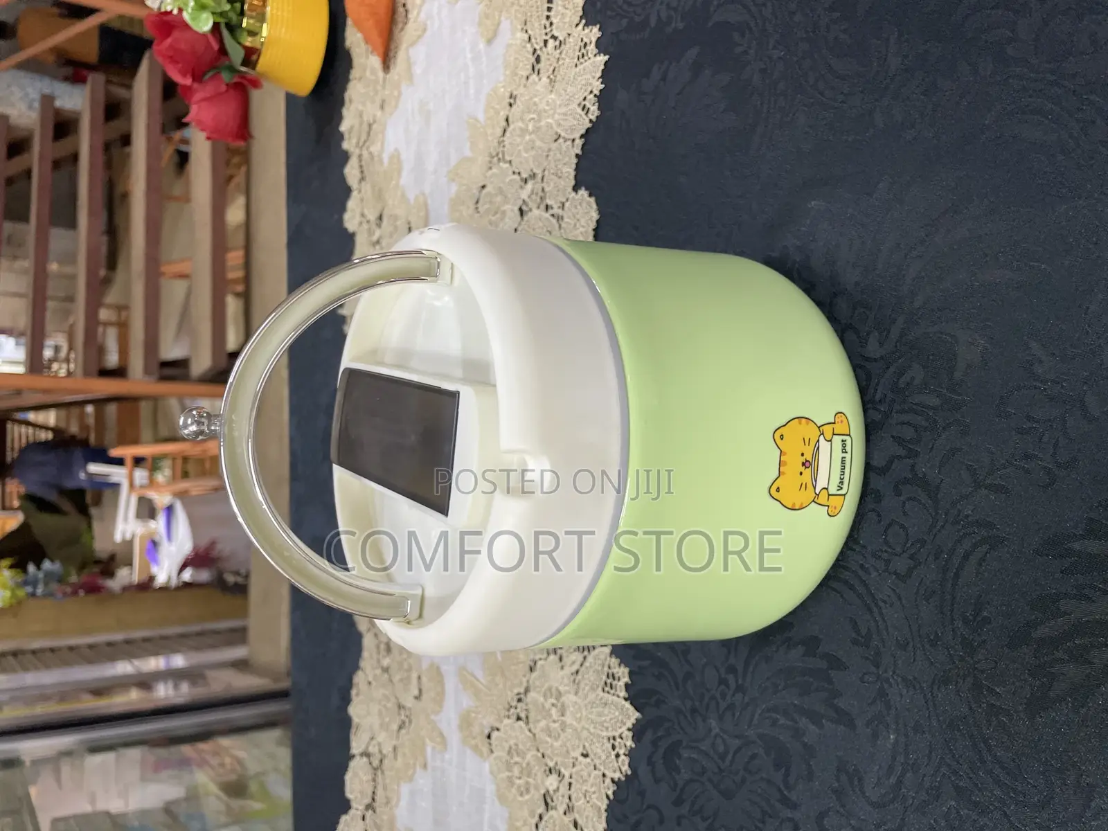 Classic Portable Lunch Box With 2 Containers
