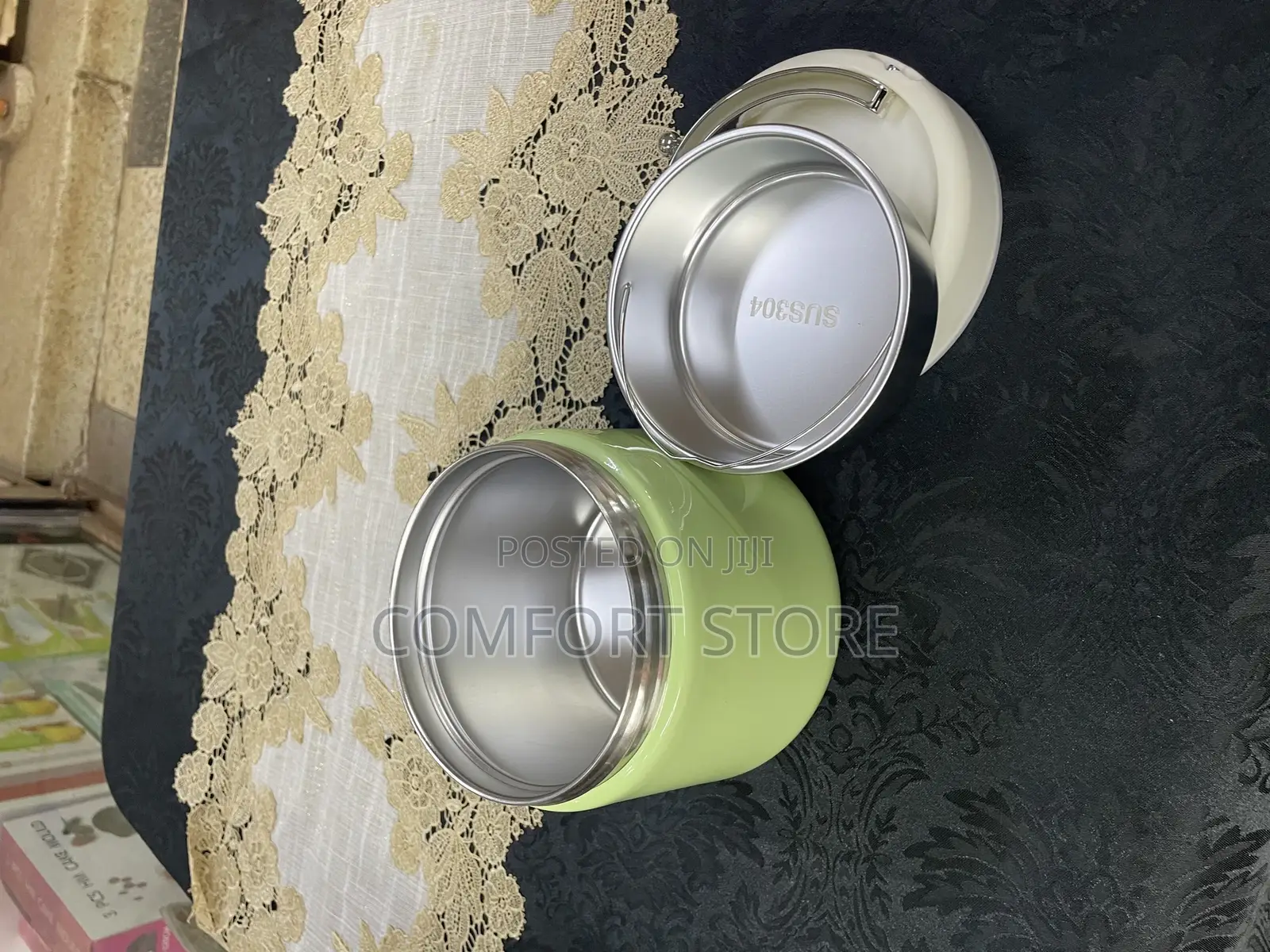 Classic Portable Lunch Box With 2 Containers