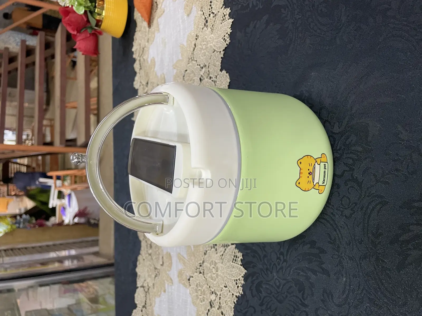 Classic Portable Lunch Box With 2 Containers