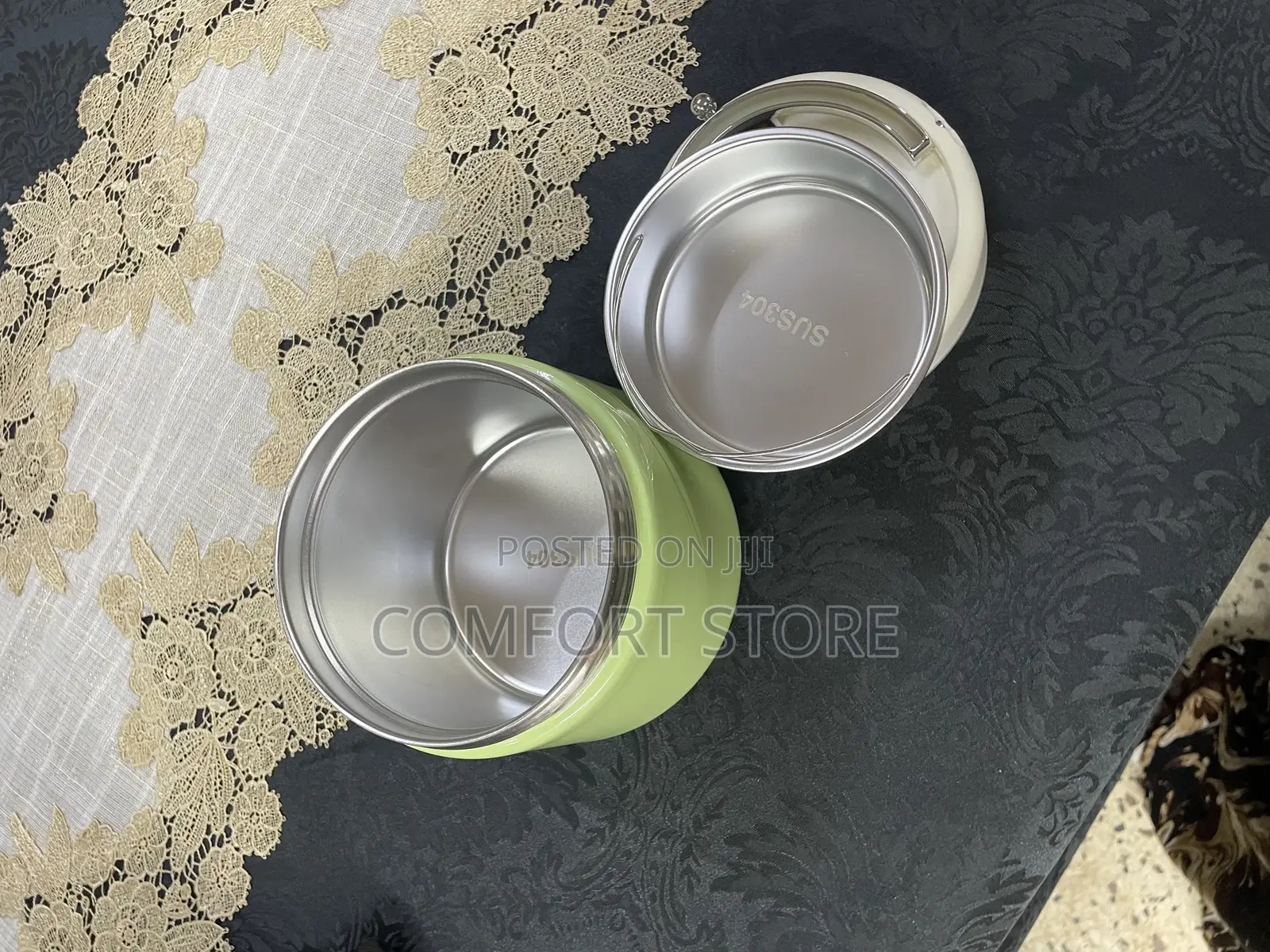 Classic Portable Lunch Box With 2 Containers