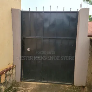 Furnished 1bdrm House in Carlton Rentals, Central Division for sale