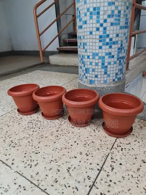 A Set of 4pcs Plastic Flower Pots Plastic Flower Pots