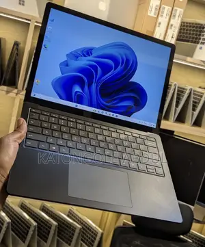 New Laptop Microsoft Surface Laptop 4 16GB Intel Core i7 SSD 512GB