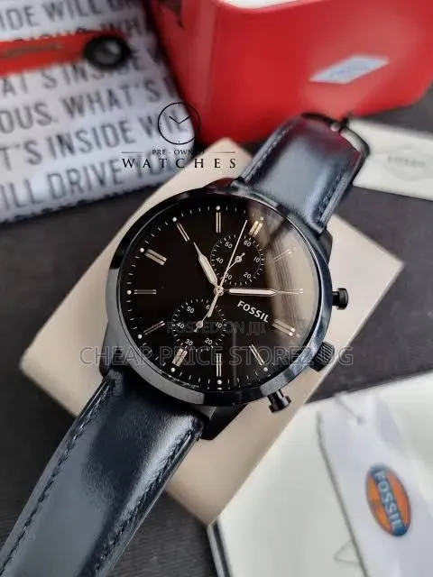  Fossil Men's Chronograph Watch With a Black Dial and Leather Strap