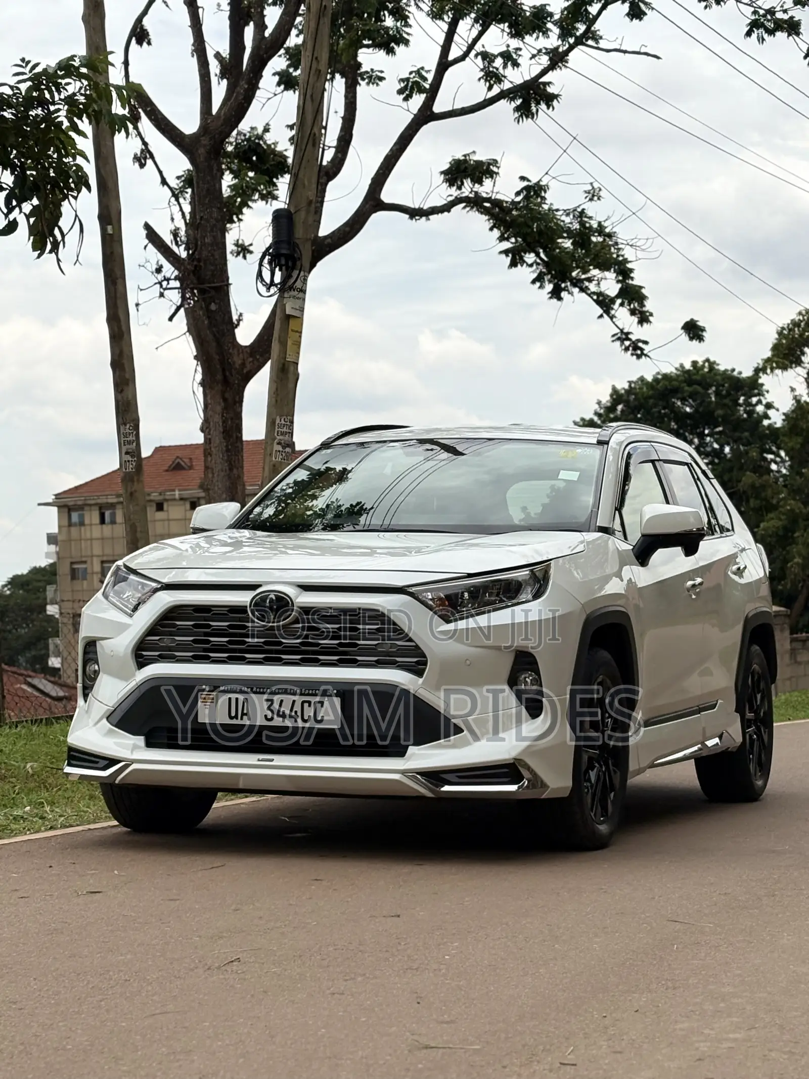 Toyota RAV4 XLE Premium FWD 2020 White