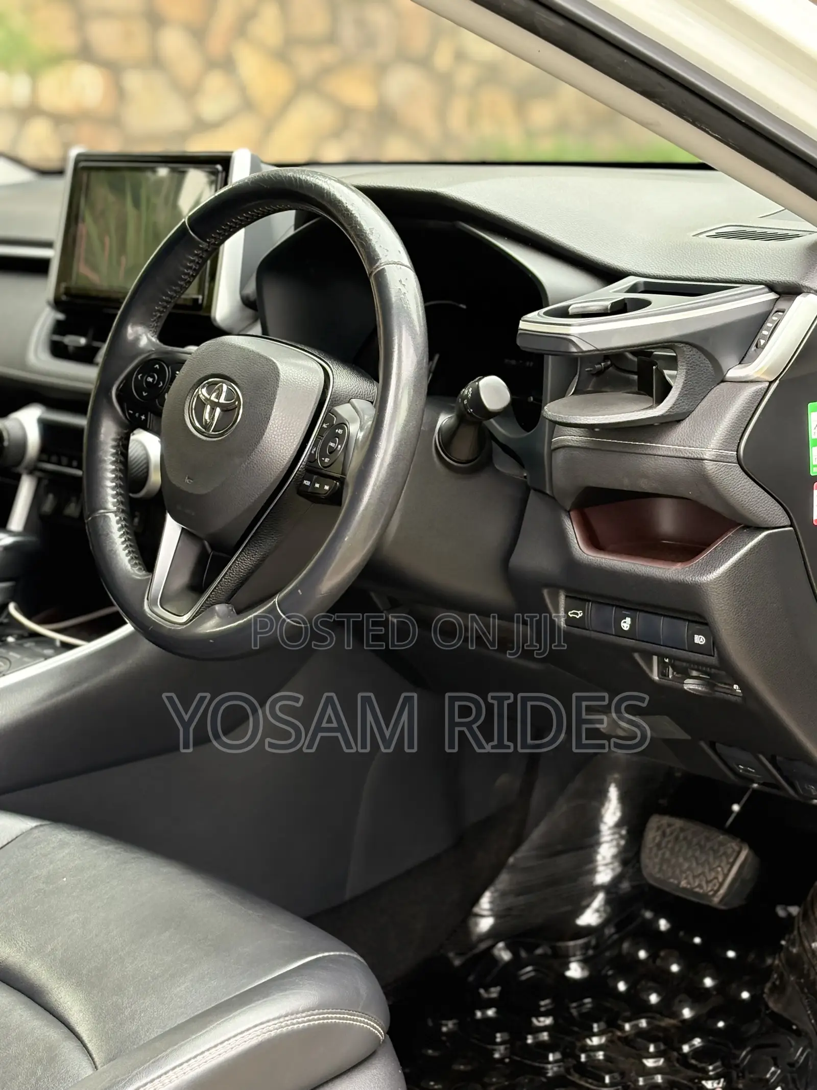 Toyota RAV4 XLE Premium FWD 2020 White