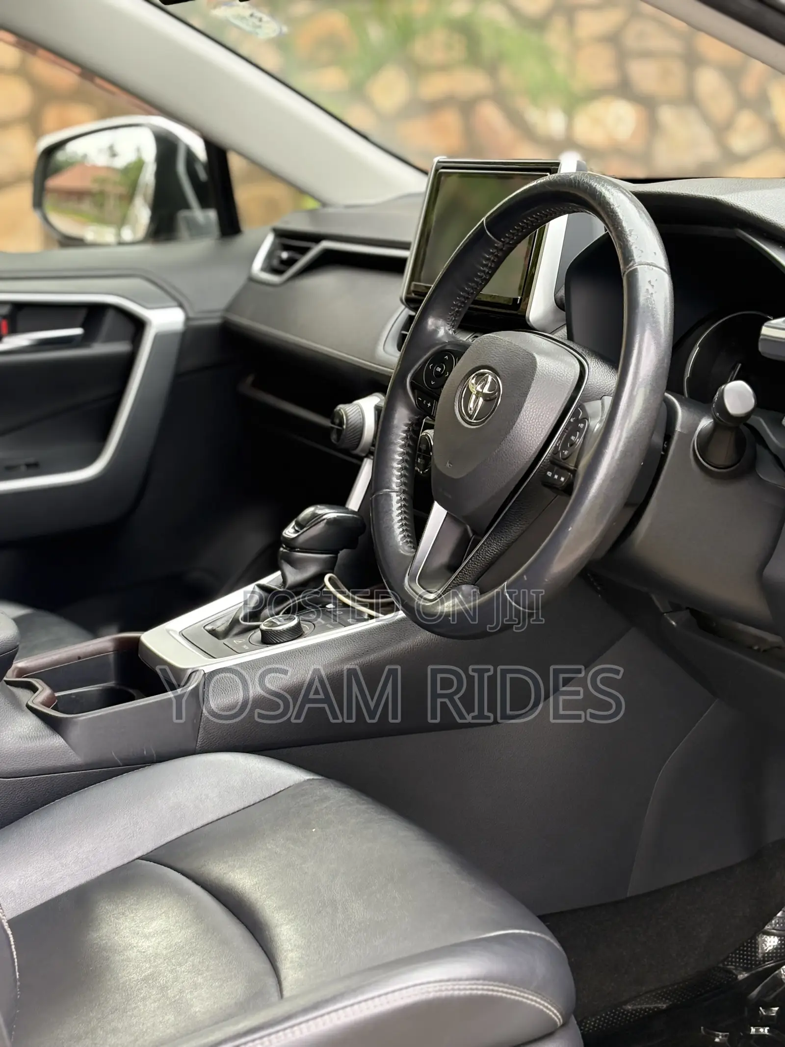 Toyota RAV4 XLE Premium FWD 2020 White