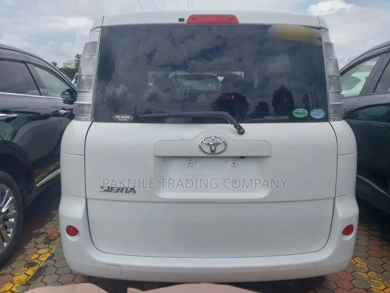 Toyota Sienta 2012 White