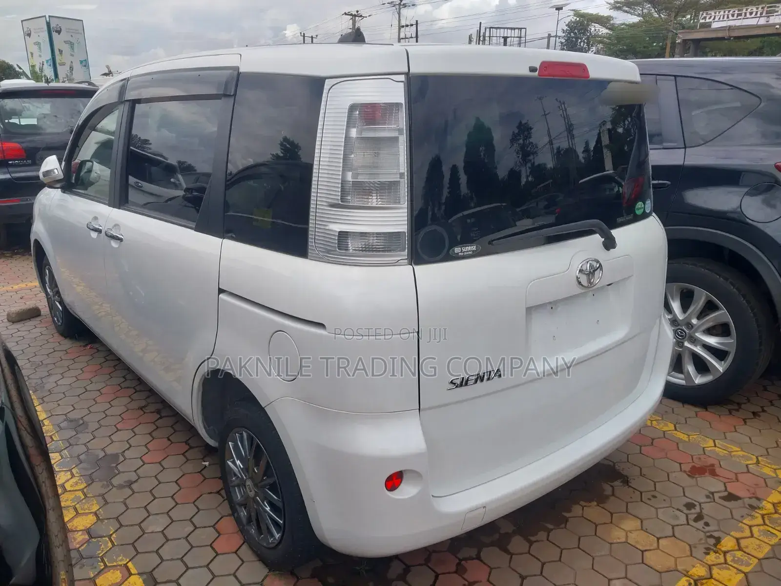 Toyota Sienta 2012 White