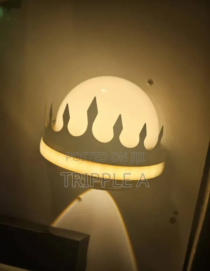 Crown-Shaped Wall Sconce