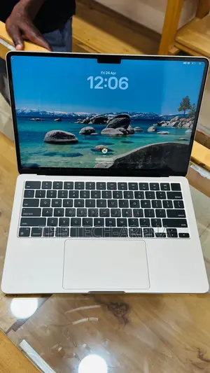 New Laptop Apple MacBook Air 2022 M2 16GB Apple M2 SSD 256GB