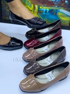 Shiny Surface Flat Shoes