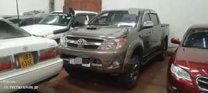 Toyota Hilux SR 4x4 2015 Gold