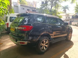 Ford Everest 2016 Blue