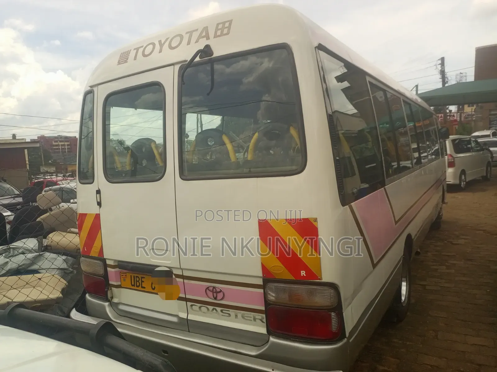 Mitsubishi Fuso Rosa 2002 White