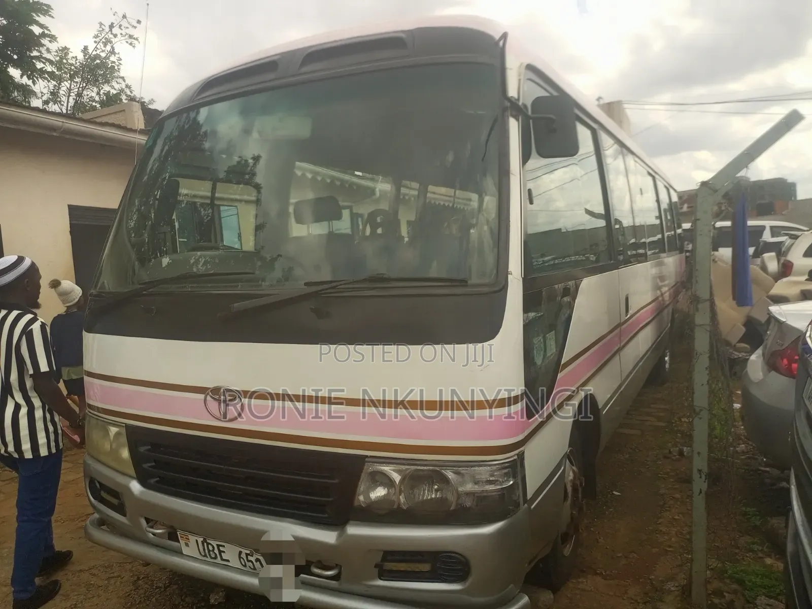 Mitsubishi Fuso Rosa 2002 White
