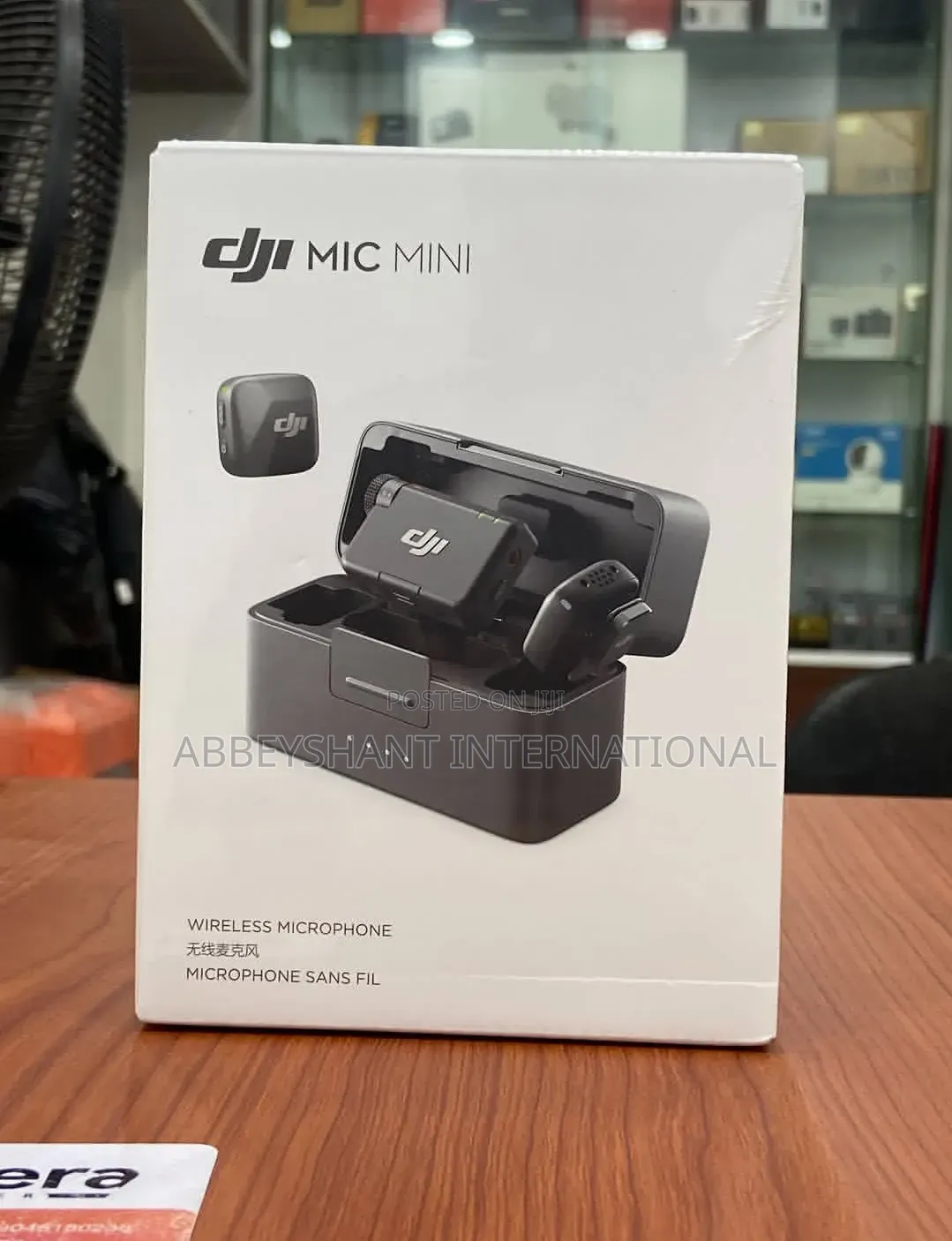Dji Mic Mini, a Compact Wireless Microphone System