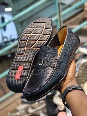 Prime Leather Moccasin – Classic Comfort Slip-On