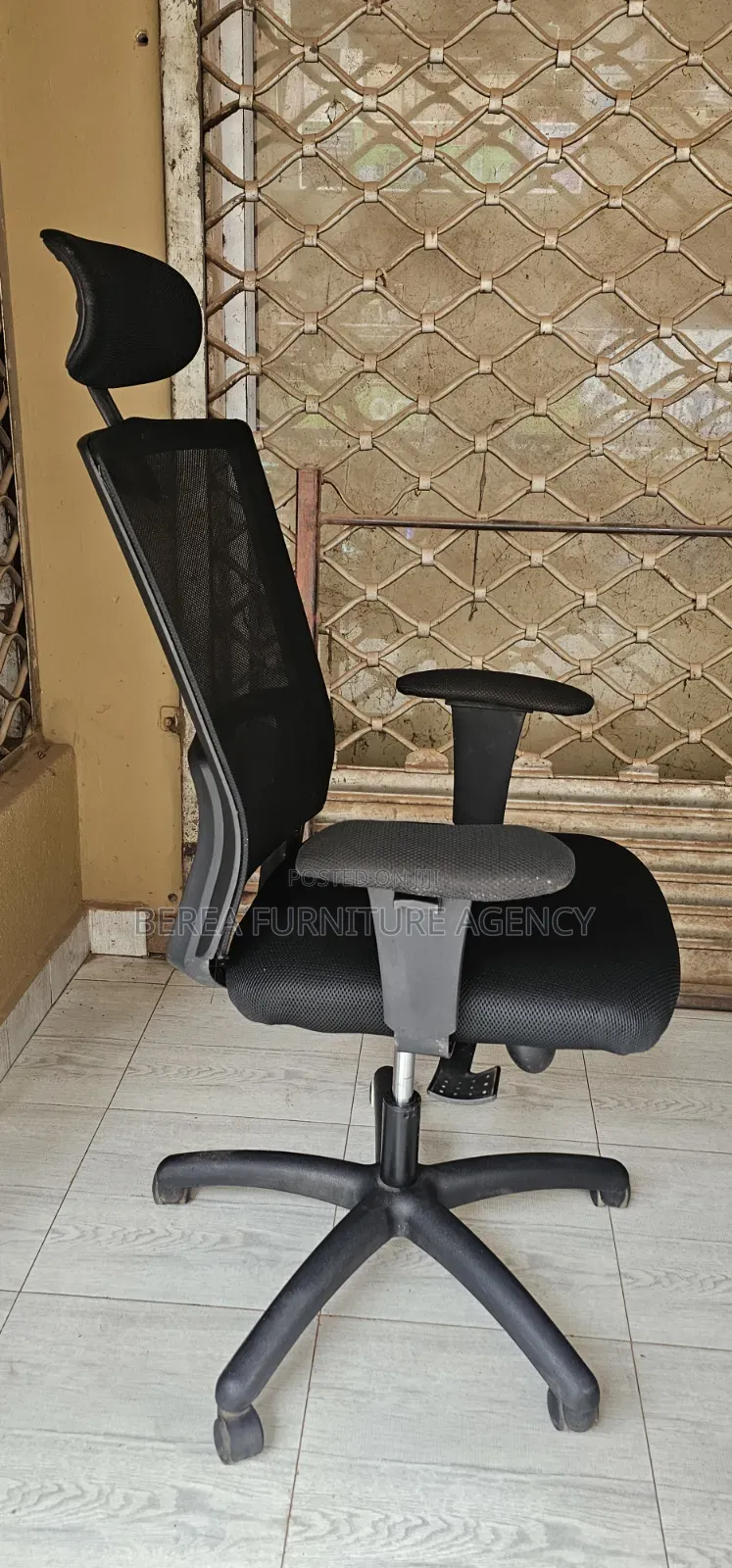 Mesh Fabric Comfortable Cushion Office Chair