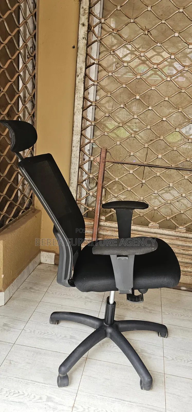 Mesh Fabric Comfortable Cushion Office Chair