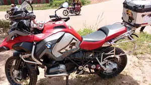 BMW 1200 2017 Red