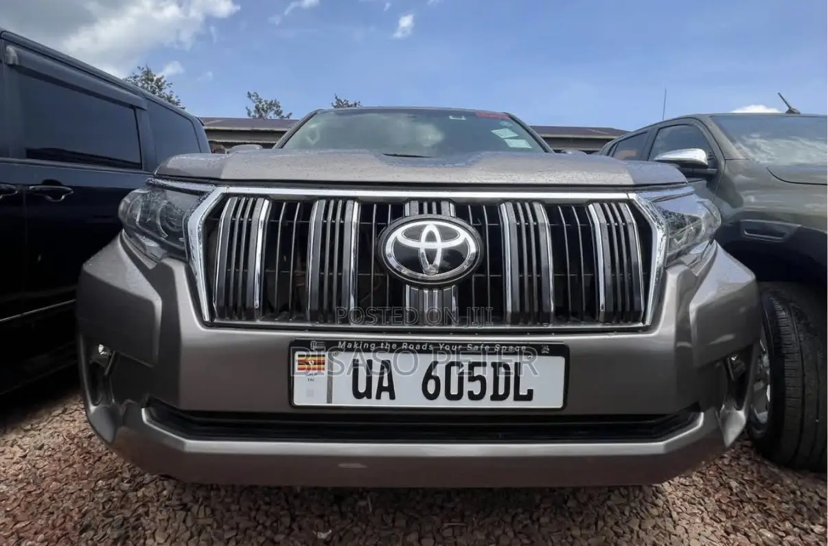 Toyota Land Cruiser Prado 2.8 2017 Gray