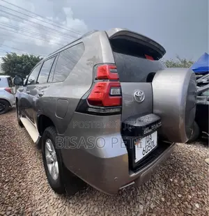 Toyota Land Cruiser Prado 2.8 2017 Gray