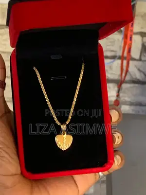 Gold Heart Pendant Necklace