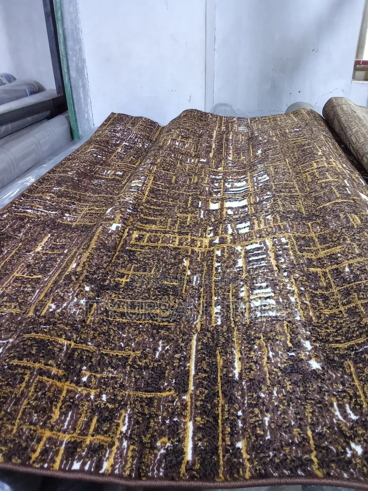 Zafar Modern Center Carpet