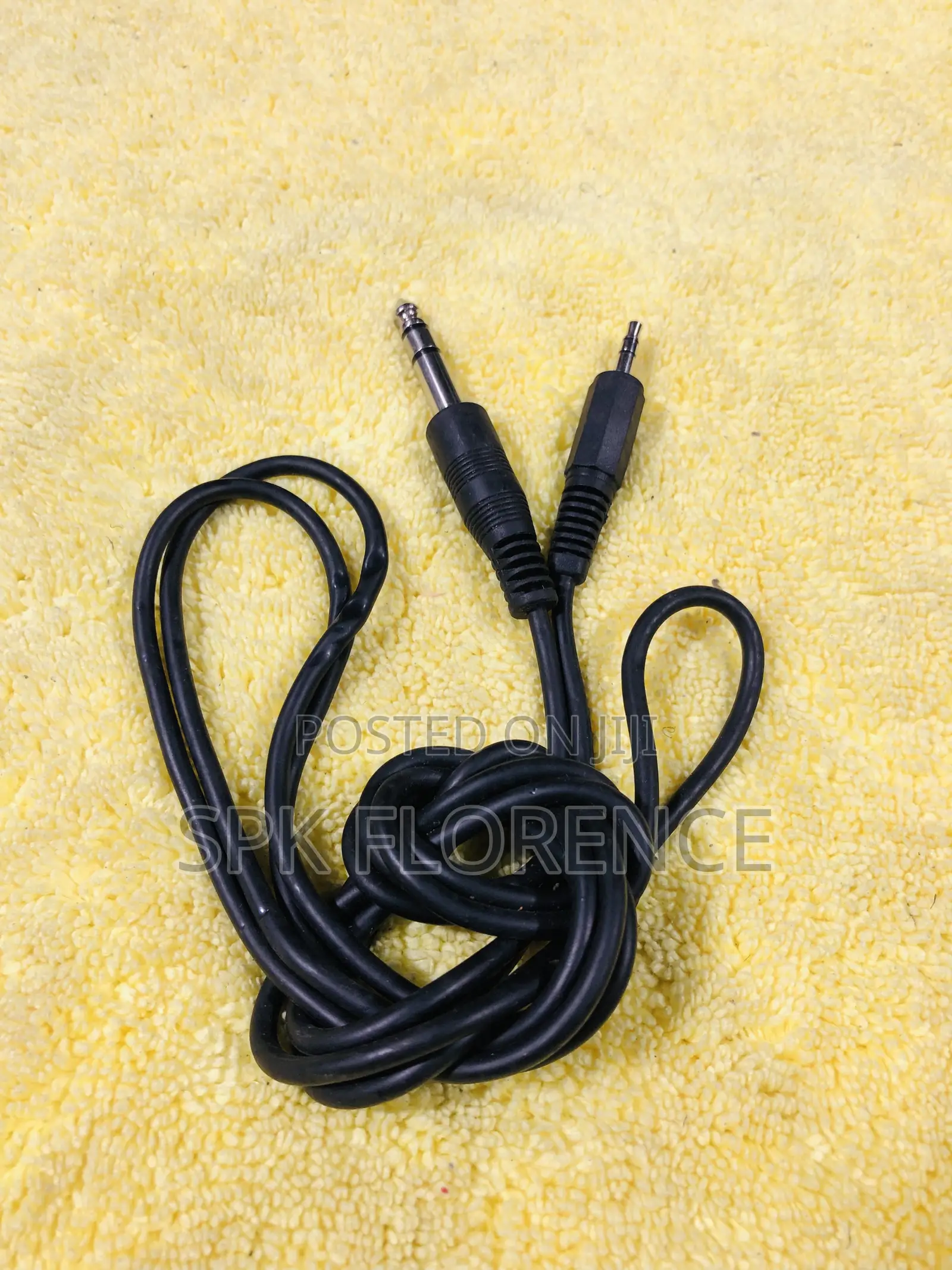 35mm (1/4") to 3.5mm Stereo Jack Audio Cable.