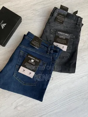 Distressed Rugged Style Jeans