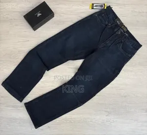 Distressed Rugged Style Jeans