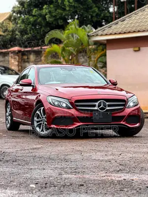 Mercedes-Benz C200 2017 Beige