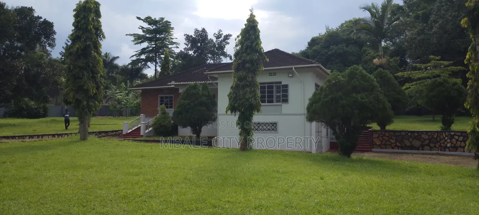6bdrm House in Mbale for rent